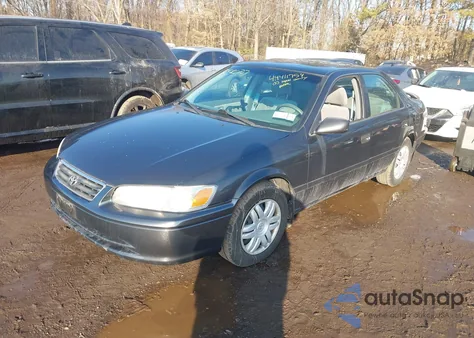 2000 Toyota Camry Le z USA, uszkodzony, nr VIN 4T1BG22K4YU945841